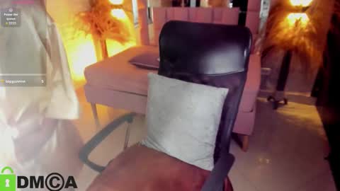 Snapshot of griselle_rousse chatting on November 14, 9:46 pm online show from November 14, 9:46 pm