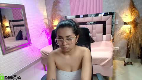 Snapshot of griselle_rousse chatting on February 11, 8:58 pm online show from February 11, 8:58 pm