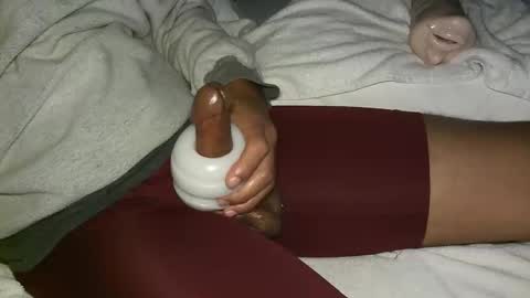 Snapshot of grizzlybone chatting on November 8, 11:43 am grizzlybone online show from November 8, 11:43 am