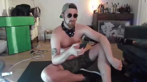 Snapshot of growingcub94 chatting on January 29, 2:40 am Alpha pup online show from January 29, 2:40 am