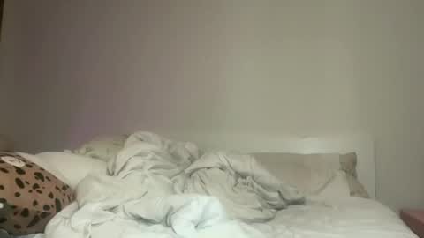 Snapshot of grrlgod chatting on October 14, 12:22 am grrlgod online show from October 14, 12:22 am