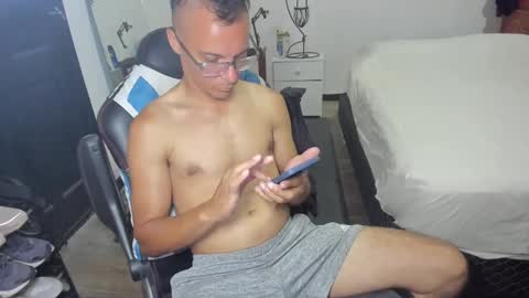 guachin_new online show from February 16, 4:42 am