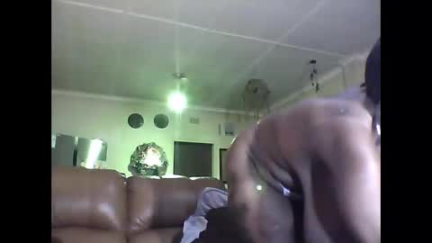 Snapshot of gucci_bx chatting on December 21, 1:36 am gucci-bx online show from December 21, 1:36 am