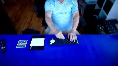 Snapshot of guesswhatigot2 chatting on November 2, 4:15 am guesswhatigot2 online show from November 2, 4:15 am