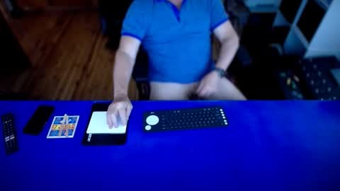 Snapshot of guesswhatigot2 chatting on November 7, 5:40 am guesswhatigot2 online show from November 7, 5:40 am