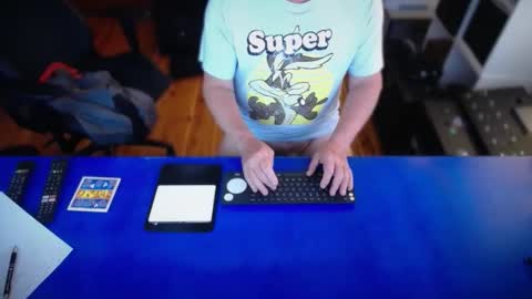 Snapshot of guesswhatigot2 chatting on November 12, 8:04 am guesswhatigot2 online show from November 12, 8:04 am