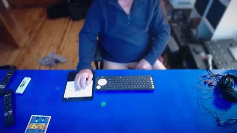 Snapshot of guesswhatigot2 chatting on December 2, 7:57 am guesswhatigot2 online show from December 2, 7:57 am