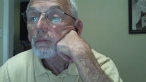 Snapshot of gulfcoast1952 chatting on December 7, 4:14 pm Roy online show from December 7, 4:14 pm