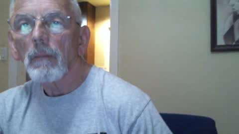 Snapshot of gulfcoast1952 chatting on January 13, 12:51 am Roy online show from January 13, 12:51 am