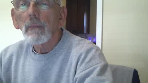 Snapshot of gulfcoast1952 chatting on January 13, 5:02 pm Roy online show from January 13, 5:02 pm