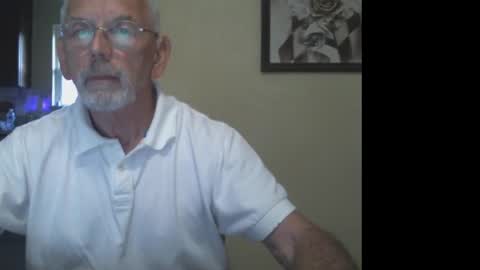 Snapshot of gulfcoast1952 chatting on October 5, 11:02 pm Roy online show from October 5, 11:02 pm
