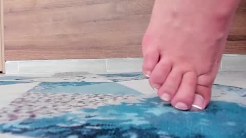 Snapshot of gummyluv chatting on October 28, 8:33 pm gummyluv online show from October 28, 8:33 pm