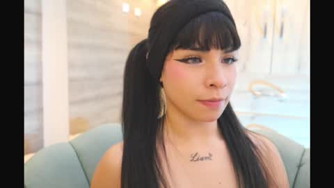 Snapshot of gummyluv chatting on November 9, 9:57 pm gummyluv online show from November 9, 9:57 pm