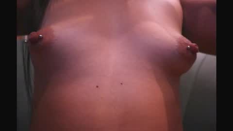 Snapshot of gummyluv chatting on November 14, 12:20 am gummyluv online show from November 14, 12:20 am