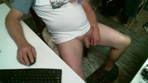 Snapshot of gumpman0553 chatting on October 25, 1:35 am gumpman0553 online show from October 25, 1:35 am