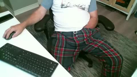 Snapshot of gumpman0553 chatting on November 1, 3:52 am gumpman0553 online show from November 1, 3:52 am