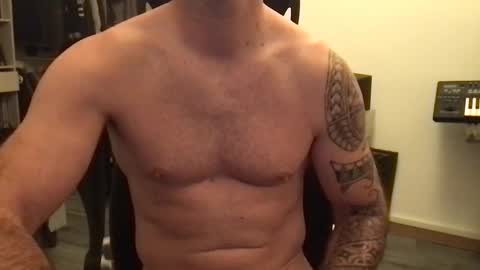 Snapshot of guntboy chatting on February 2, 4:22 pm guntboy online show from February 2, 4:22 pm