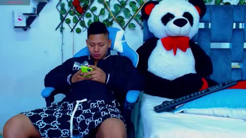 Snapshot of gurxxxt chatting on November 30, 1:48 pm Hakim online show from November 30, 1:48 pm