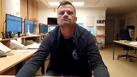 guschidick online show from September 26, 11:42 pm