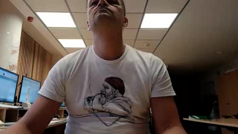 guschidick online show from November 6, 11:48 pm