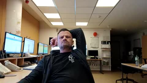 guschidick online show from November 28, 11:18 pm