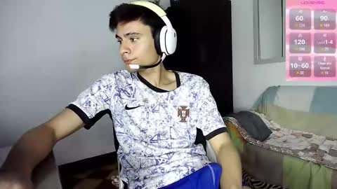 Snapshot of guts1_ chatting on October 15, 2:39 pm  Guts  online show from October 15, 2:39 pm