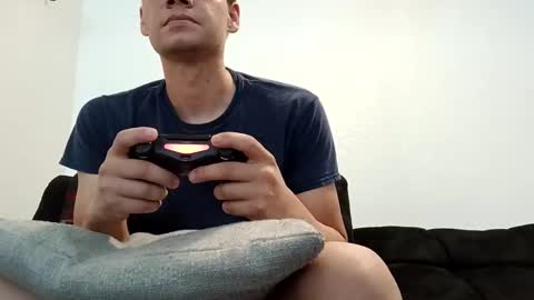 Snapshot of guts_san chatting on October 12, 7:46 pm guts_san online show from October 12, 7:46 pm