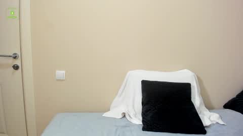 Snapshot of guy_charming chatting on October 31, 12:50 pm Buddy online show from October 31, 12:50 pm