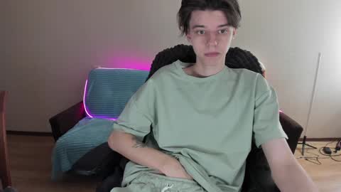 guy_liam1 online show from January 6, 4:58 am