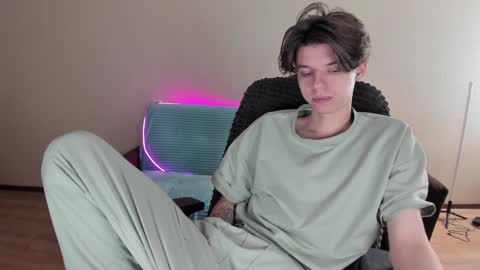 guy_liam1 online show from January 13, 4:50 am