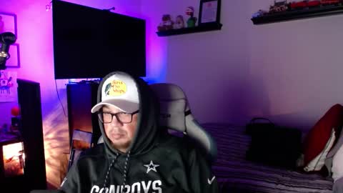 guyinok25 online show from November 10, 6:18 pm