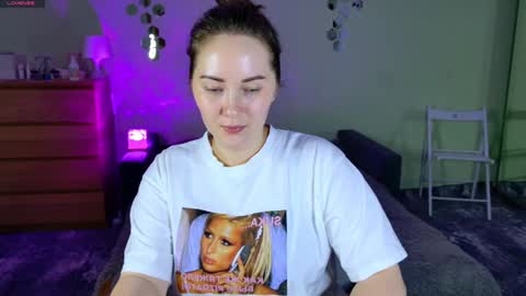 Snapshot of gwen_lady chatting on February 20, 7:08 pm Sweety Kitty online show from February 20, 7:08 pm