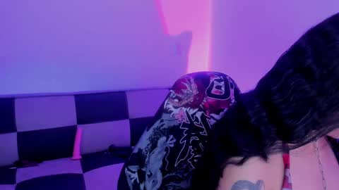 gwenhazel online show from September 19, 11:44 am