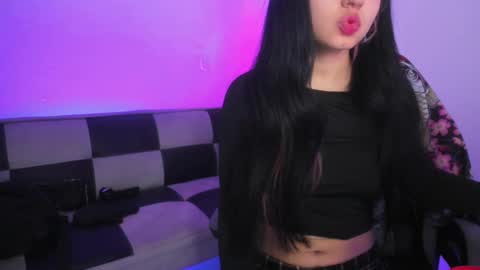 gwenhazel online show from October 1, 11:38 am