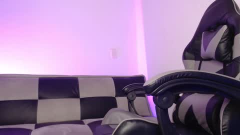 gwenhazel online show from November 22, 11:09 am