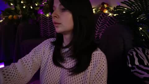 Snapshot of gwenhilton chatting on February 27, 5:56 am gwenhilton online show from February 27, 5:56 am