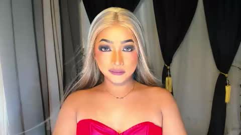 Call me Miss Gwen online show from October 12, 1:21 pm