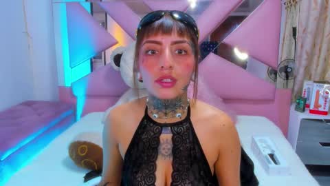 Snapshot of gyal_8_ chatting on September 20, 4:35 am gyal_8_ online show from September 20, 4:35 am