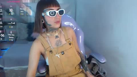 Snapshot of gyal_8_ chatting on October 17, 8:11 pm gyal_8_ online show from October 17, 8:11 pm