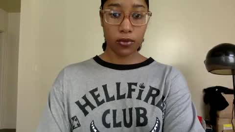 gyalxoxo online show from October 9, 3:21 pm