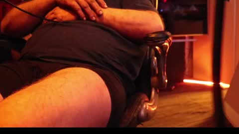 h0tttsteel online show from December 18, 7:04 am