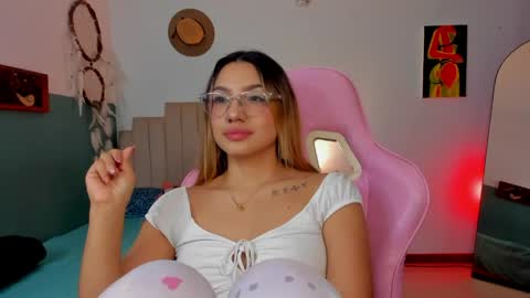 Paulina  online show from April 16, 2:23 am