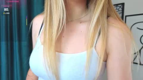 Hi Im Rebecca Glad to see you in my room  PVT is open online show from September 14, 3:00 pm