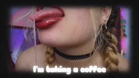 Snapshot of haelycute chatting on November 1, 11:45 am Haely online show from November 1, 11:45 am