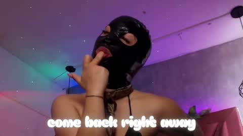 Snapshot of haelycute chatting on November 6, 11:11 am Haely online show from November 6, 11:11 am