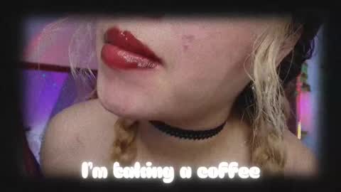 Snapshot of haelycute chatting on November 10, 11:09 am Haely online show from November 10, 11:09 am