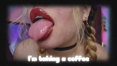 Snapshot of haelycute chatting on November 30, 11:03 am Haely online show from November 30, 11:03 am