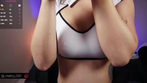 Snapshot of hailey_09 chatting on October 8, 3:31 pm Hailey online show from October 8, 3:31 pm
