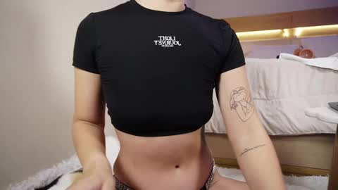 Snapshot of hailey_09 chatting on November 4, 2:16 pm Hailey online show from November 4, 2:16 pm