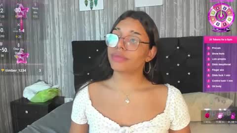 Snapshot of hailey_johnsonn chatting on September 19, 12:39 pm hailey_johnsonn online show from September 19, 12:39 pm